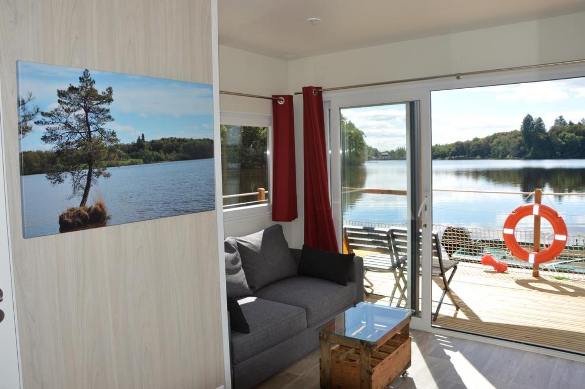 Отель Domaine Des Etangs De Taysse Espagnac Экстерьер фото