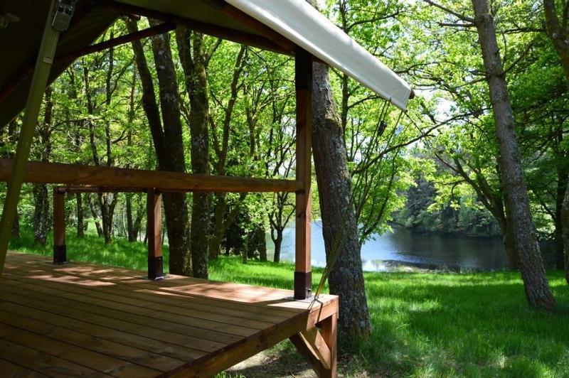 Отель Domaine Des Etangs De Taysse Espagnac Экстерьер фото