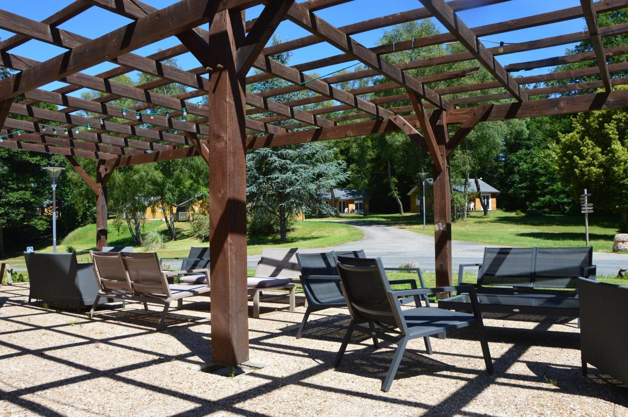 Отель Domaine Des Etangs De Taysse Espagnac Экстерьер фото